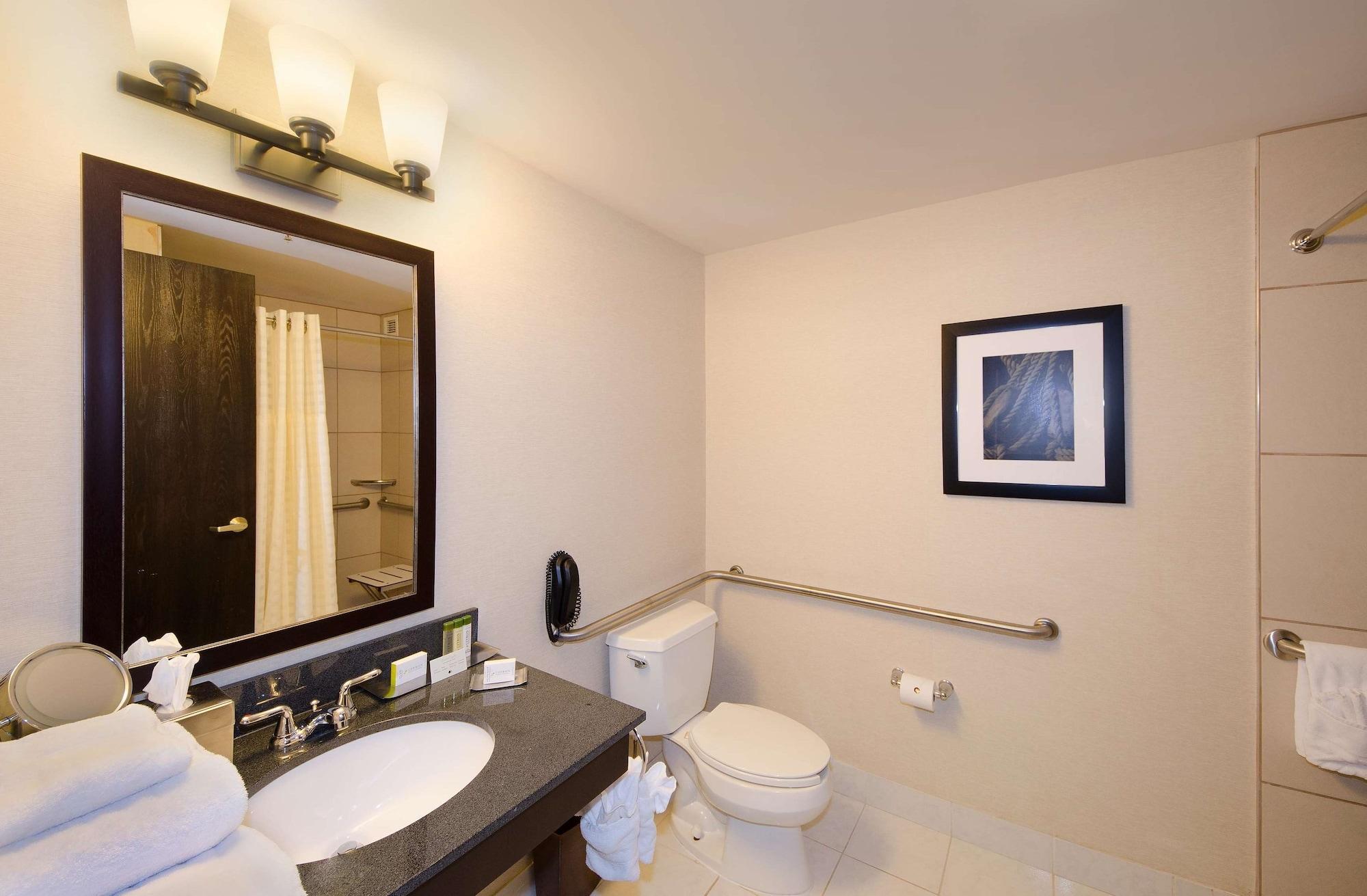 Doubletree By Hilton Port Huron Exterior photo