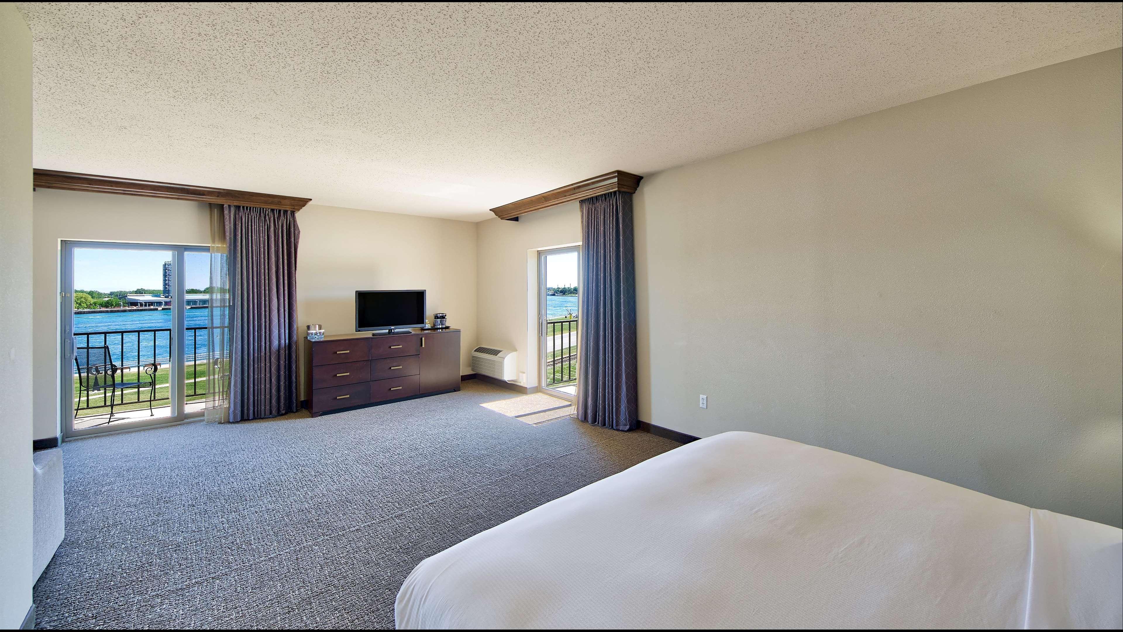 Doubletree By Hilton Port Huron Exterior photo
