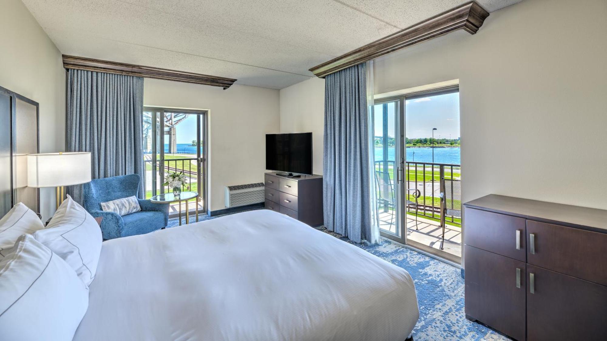 Doubletree By Hilton Port Huron Exterior photo
