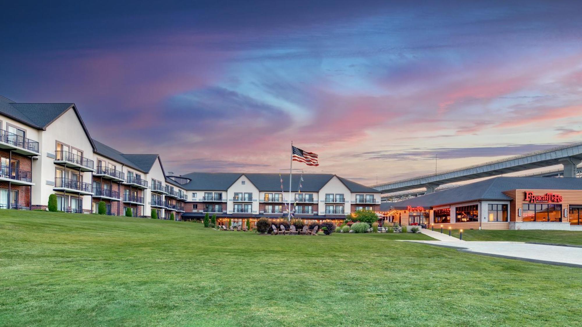 Doubletree By Hilton Port Huron Exterior photo