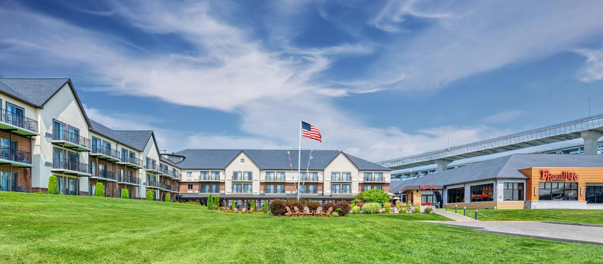 Doubletree By Hilton Port Huron Exterior photo